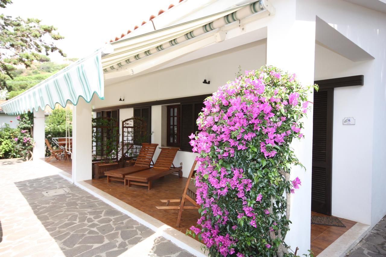 Albatros Aparthotel กาโปลิเวรี ภายนอก รูปภาพ