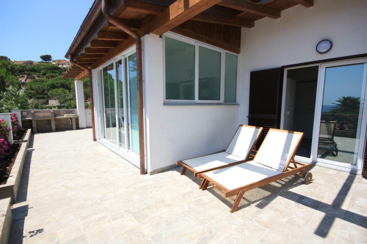 Albatros Aparthotel กาโปลิเวรี ภายนอก รูปภาพ